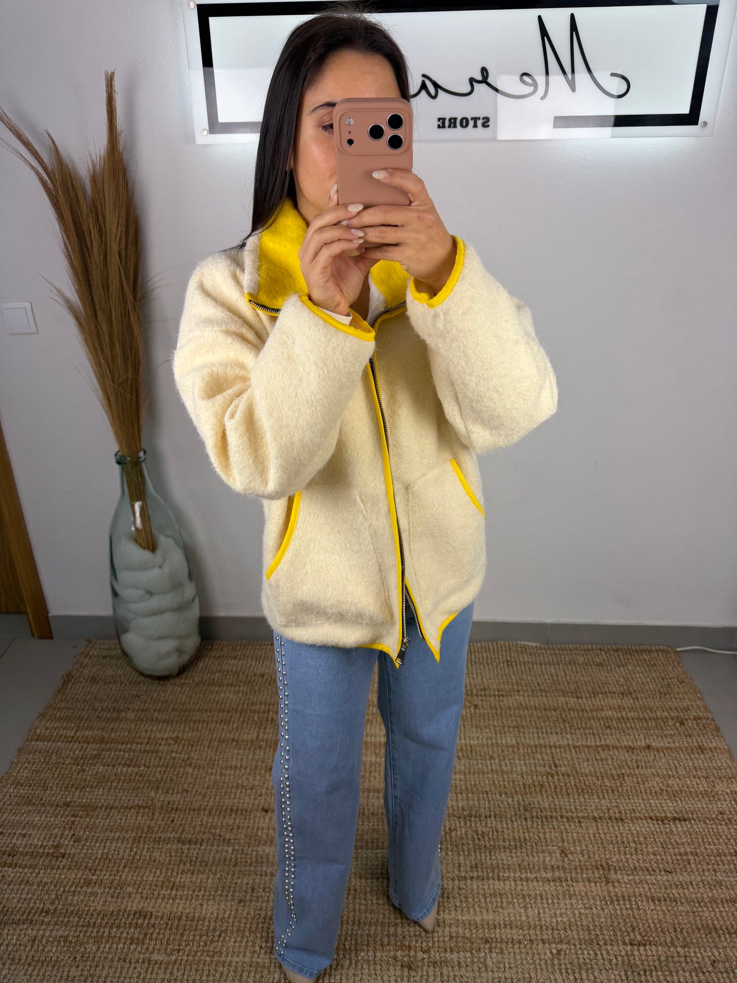 Casaco Amarelo e Bege