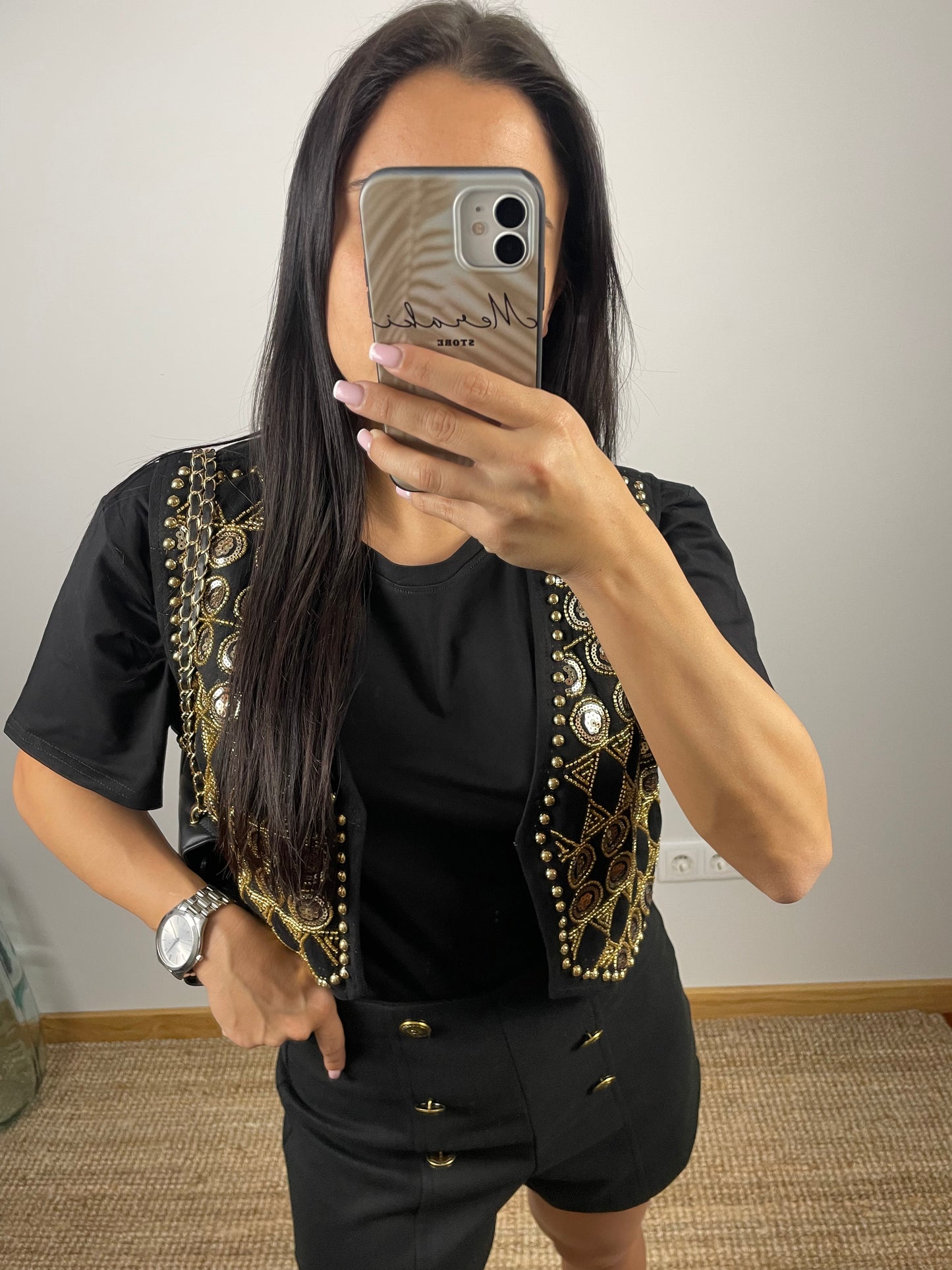 Colete brilhos preto e dourado