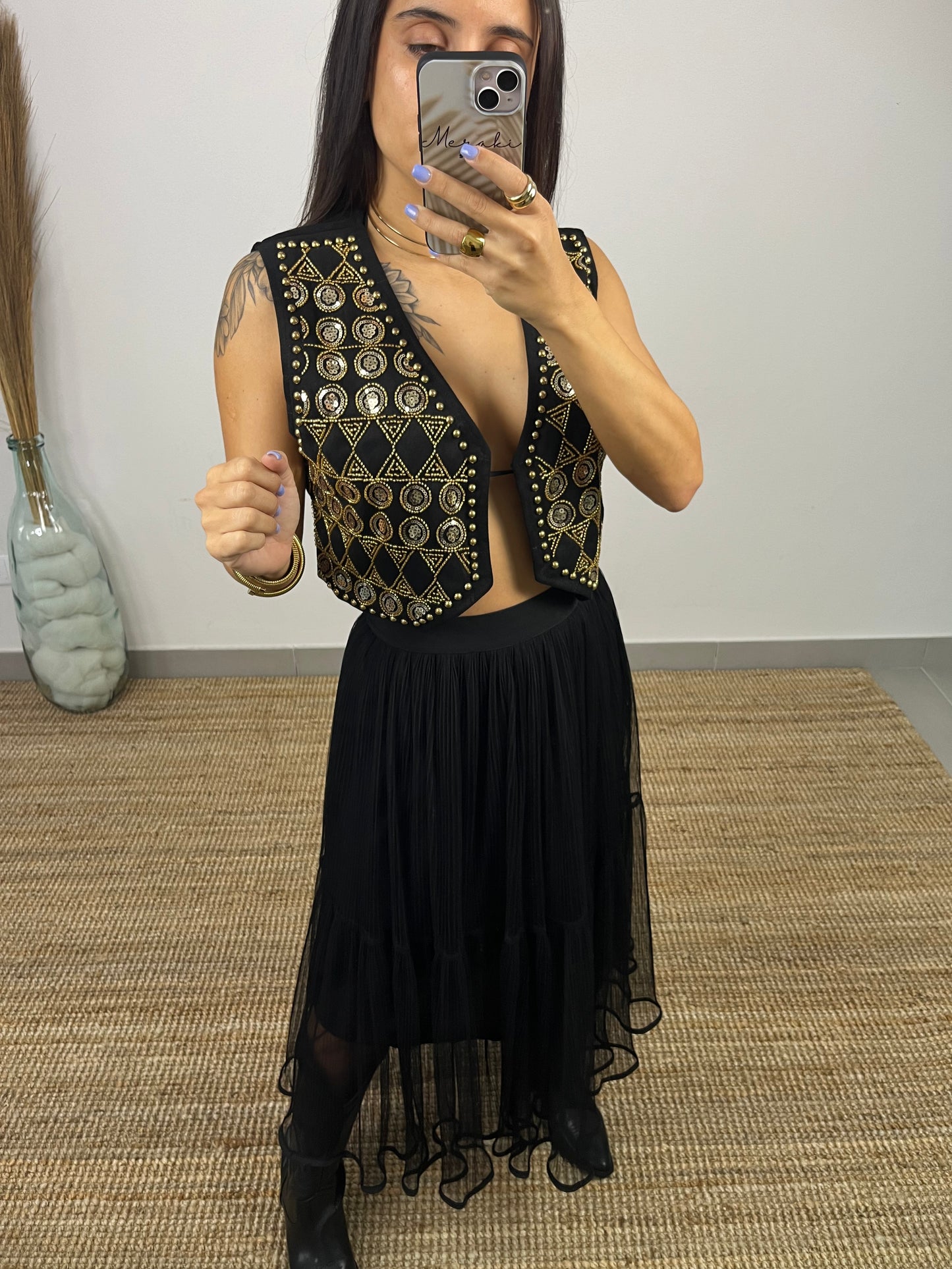 Colete brilhos preto e dourado