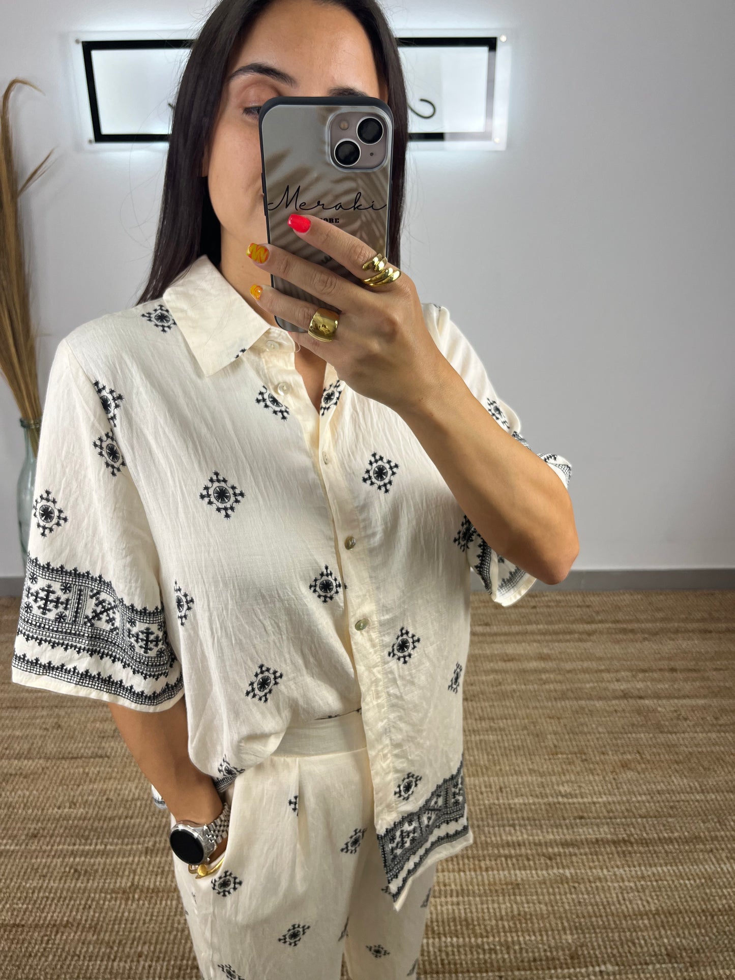 Conjunto Branco e Preto