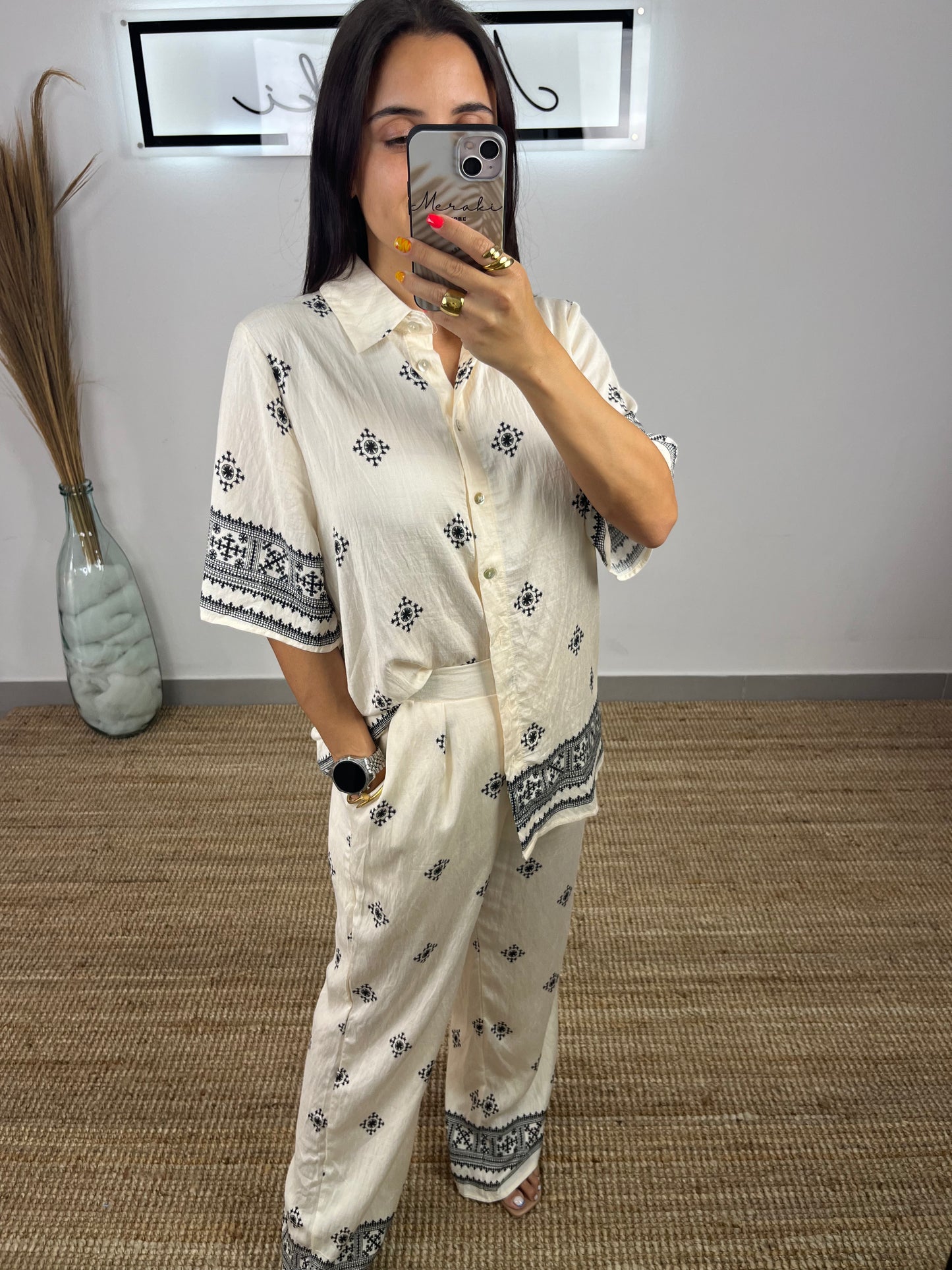 Conjunto Branco e Preto
