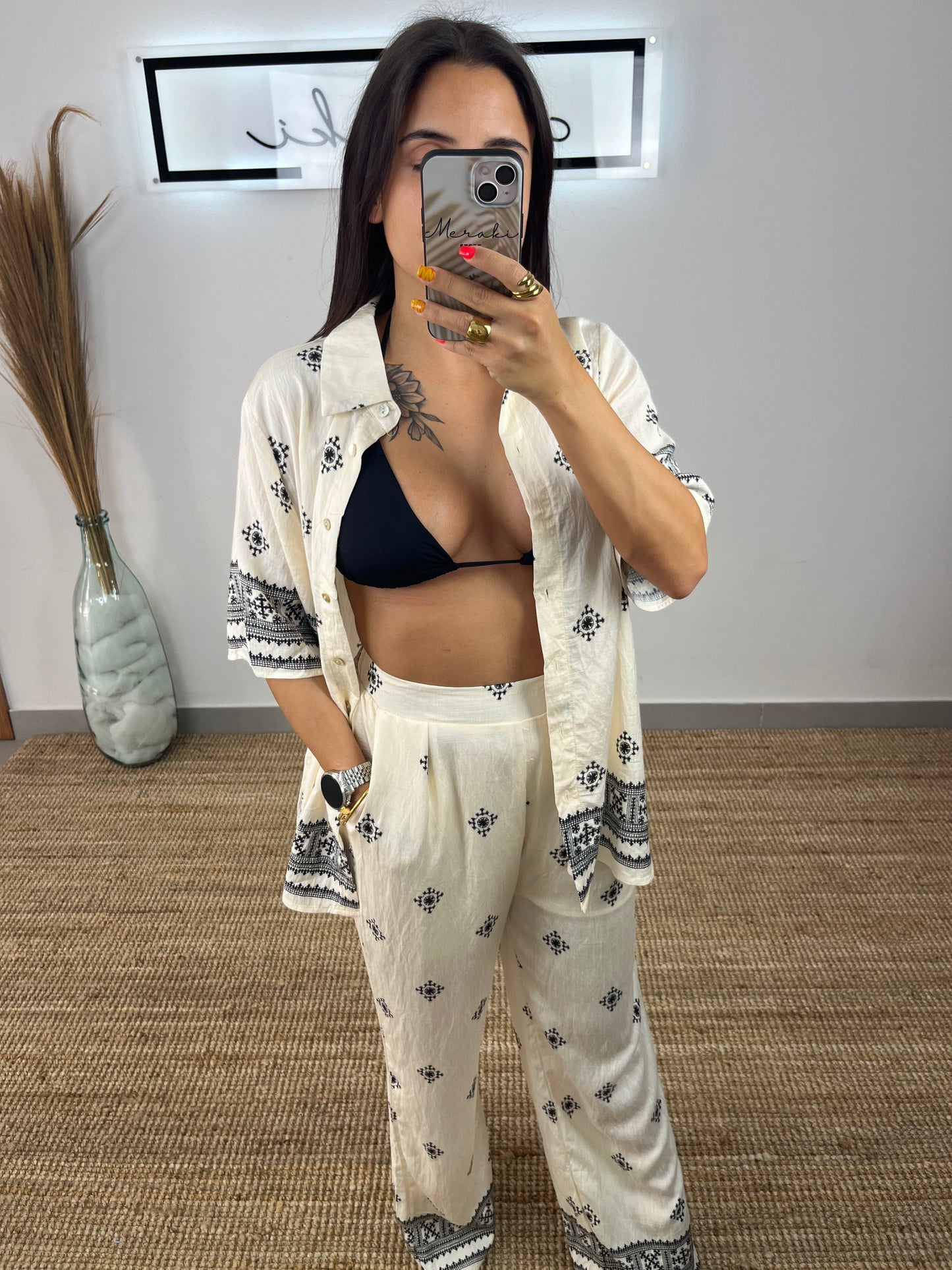 Conjunto Branco e Preto