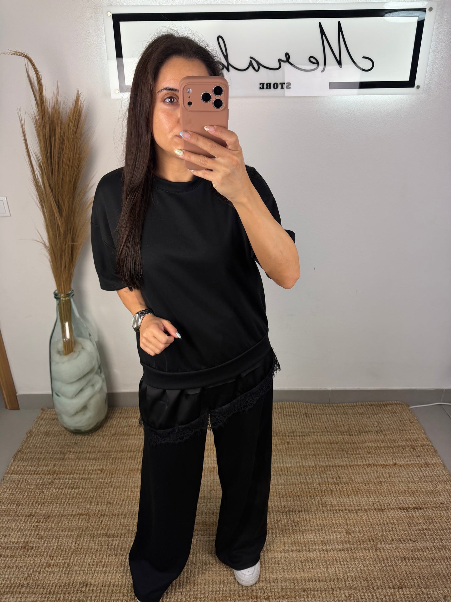 Conjunto rendado no fundo