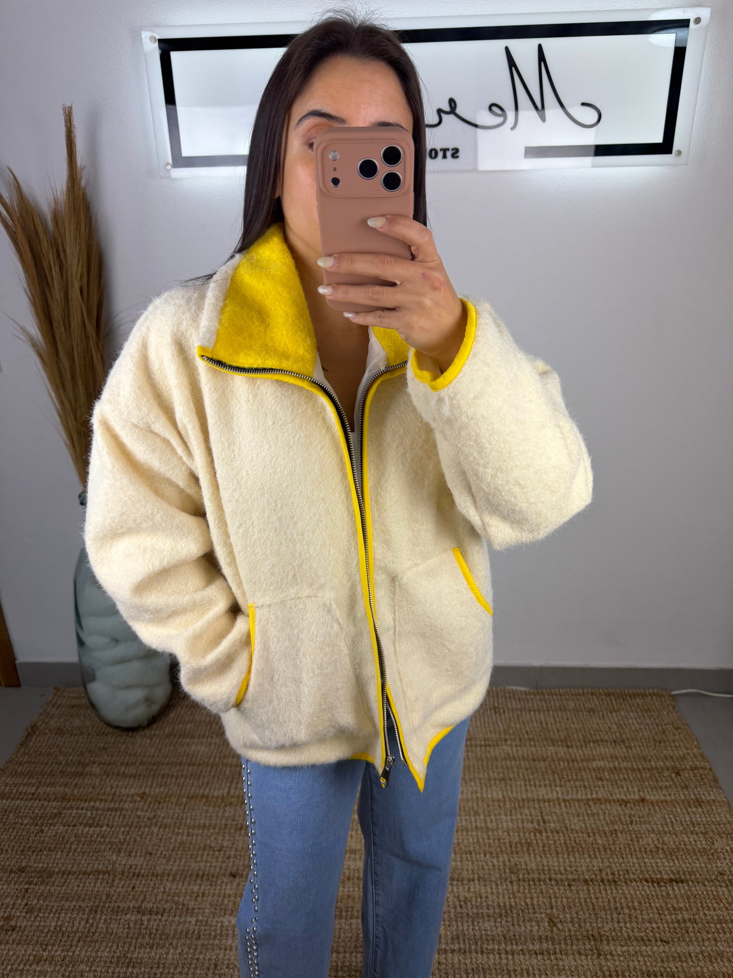 Casaco Amarelo e Bege